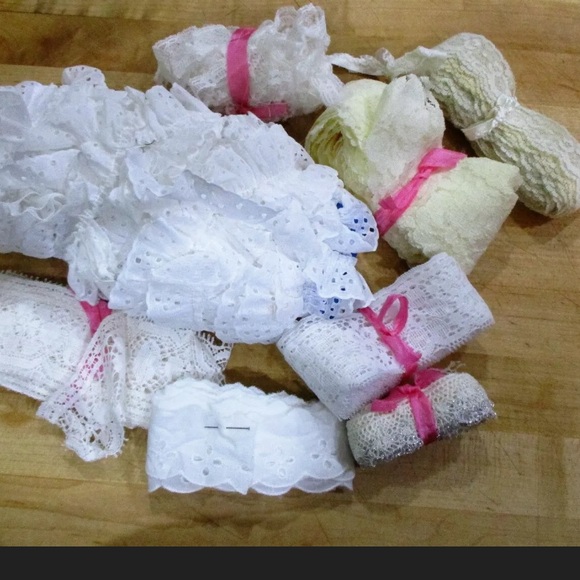 GRAB BAG - large Lot of Lace, Ribbon or Appliqués - Picture 10 of 10